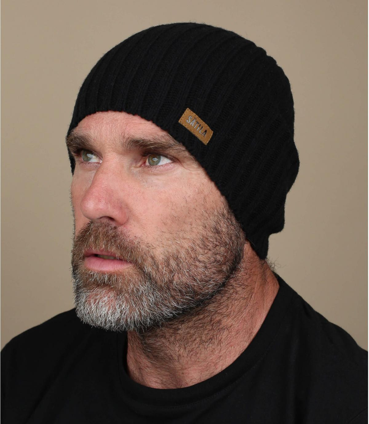 Simple black beanie Geilo black